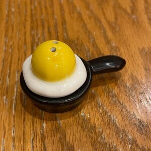 Egg Design Salt Shaker 🌺